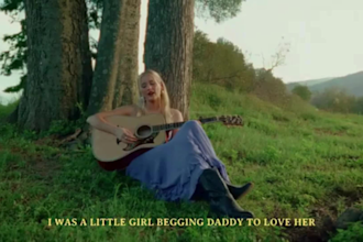 sing modern western country, pop country and soul american music