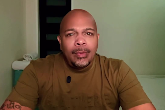 spokesman senior male actor video presenter testimonial ugc review video review