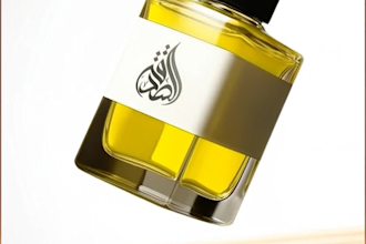 create a luxury perfume bottle and packaging visualization