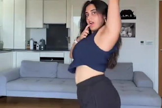 do viral tiktok dance video, group dance challenge, tik tok choreography dancer