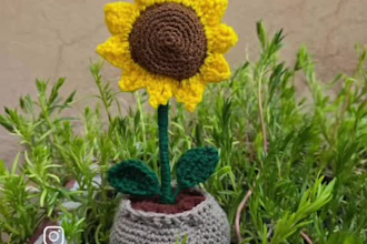 make custom handmade crochet amigurumi and gifts