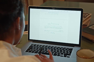 write professional and engaging  articles in urdu
