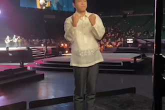 do sign language interpretation for you