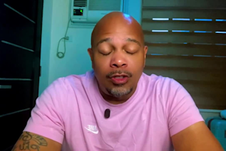 senior male review ugc video review testimonial video spokesperson female actor