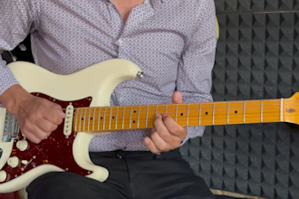 teach beginners the guitar basics in a fun and easy way