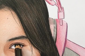 draw a realistic hand drawn portrait sketch from your photo