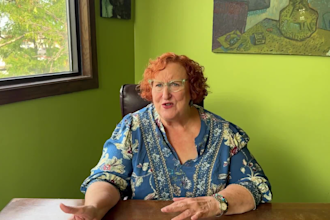 create a high quality green screen spokesperson video