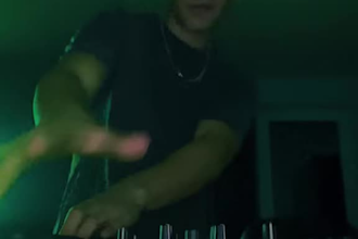 create a smooth dj transition, mashup or set for your songs