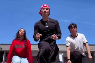 do tiktok dance, twerk dance, group dance twerk video