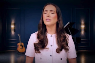 professionally sing powerful female classical crossover, pop and musical theatre
