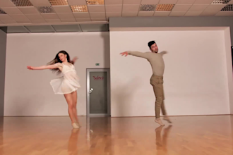 do couples classical ballet dance video to your music