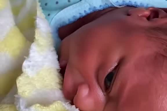create spokesperson videos as a mum of twins for your brand