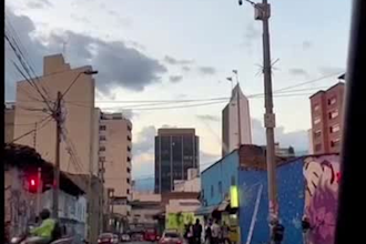 grabaré una voz en off femenina en español