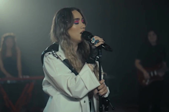 sing emotional bilingual latin pop rock female vocal