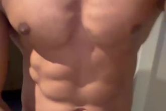 help skinny guys build muscle naturally