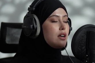 be your ambient arabic female singer, songwriter, female vocalist, turkish song