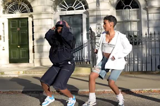 do viral tiktok dance video, group dance challenge, tik tok choreography dancer