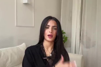 be female spokesperson testimonial video scripted ugc english selfie creator