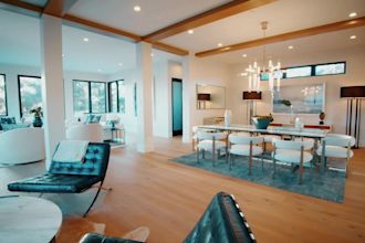 create a professional digital marketing portfolio video