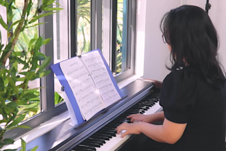 provide flexible online piano lessons for vietnamese adults