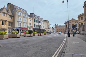 create immersive 4k oxford walking tour videos and ambience footage