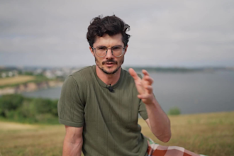 spokesperson spokesperson video ugc video male spokesperson actor