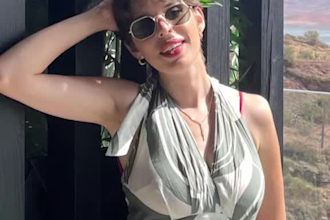 record a natural female voice over in arabic darija french and english