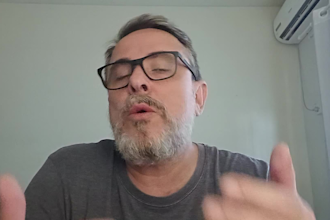 translate video subtitles to spanish, english or portuguese