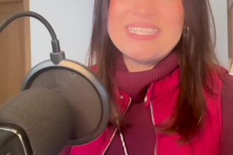 haré locución profesional con voz cálida y emocional