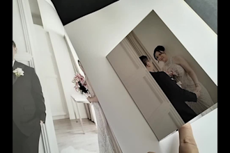 design a beautiful and elegant wedding photo album