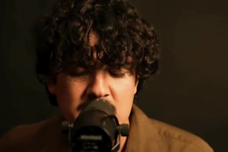 perform soulful americana country folk vocal fiddle acoustic guitar