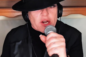 record a german and englisch voice over
