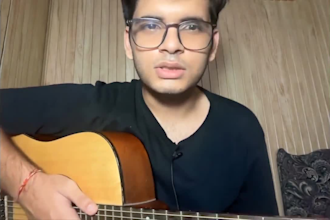 teach you the pentatonic scale on guitar