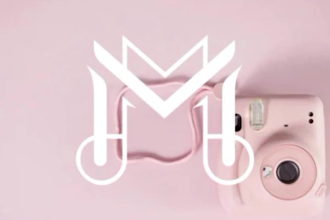 design a stylish logo for your clothing line