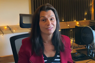 produce a female german voice over in a young and charming voice