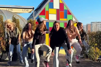 do tiktok dance, twerk dance, afrobeat, shuffle dance, afrobeat, group dance