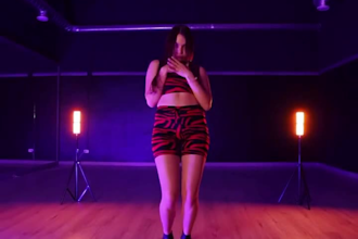 do dance video, group dance, twerk dance, tik tok dance to songs