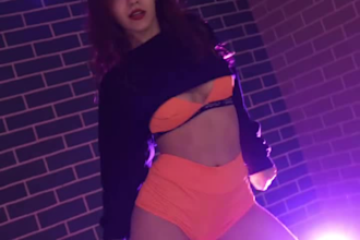 do perfect choreography amazing twerk dance, group dance to promote songs