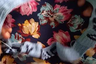create a guide for customized crochet collar or neckline