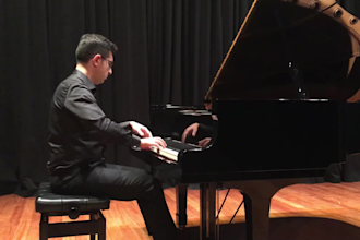 give top quality online piano lessons