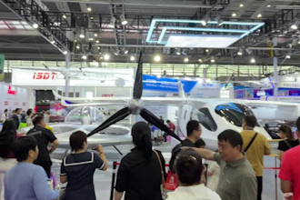 provide professional tour guide in shenzhen on food, scenic spots, business etc