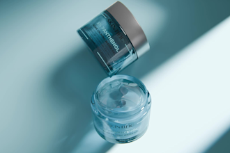 model and render realistic 3d cosmetics and perfume products