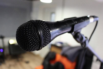 produce a female german voice over in a charming voice