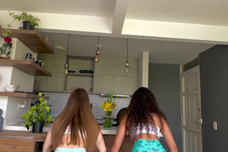 do viral choreography amazing twerk dance, authentic group dance to songs
