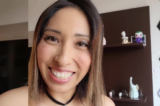 create a selfie natural phone video in spanish or english