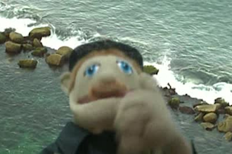 make a puppet video card,  in spanish or english