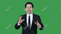create a profesional green screen video in spanish