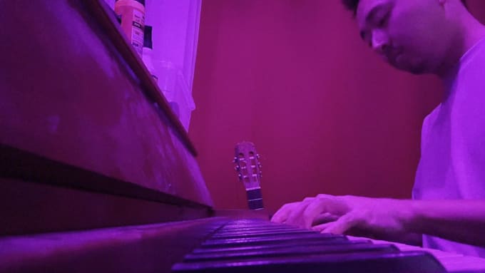 give you piano lessons and music theory tutoring from a berklee grad