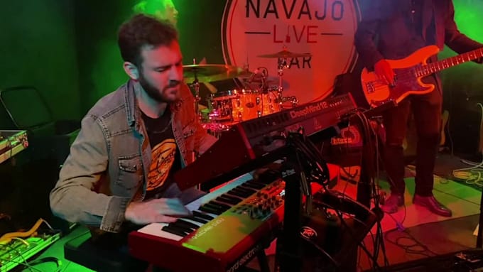 play piano, organ, and keyboards for your song