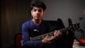 give you electric guitar classes in online mode